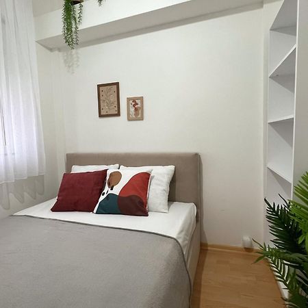 Charming 2 Bedroom Apartment Skopje Luaran gambar