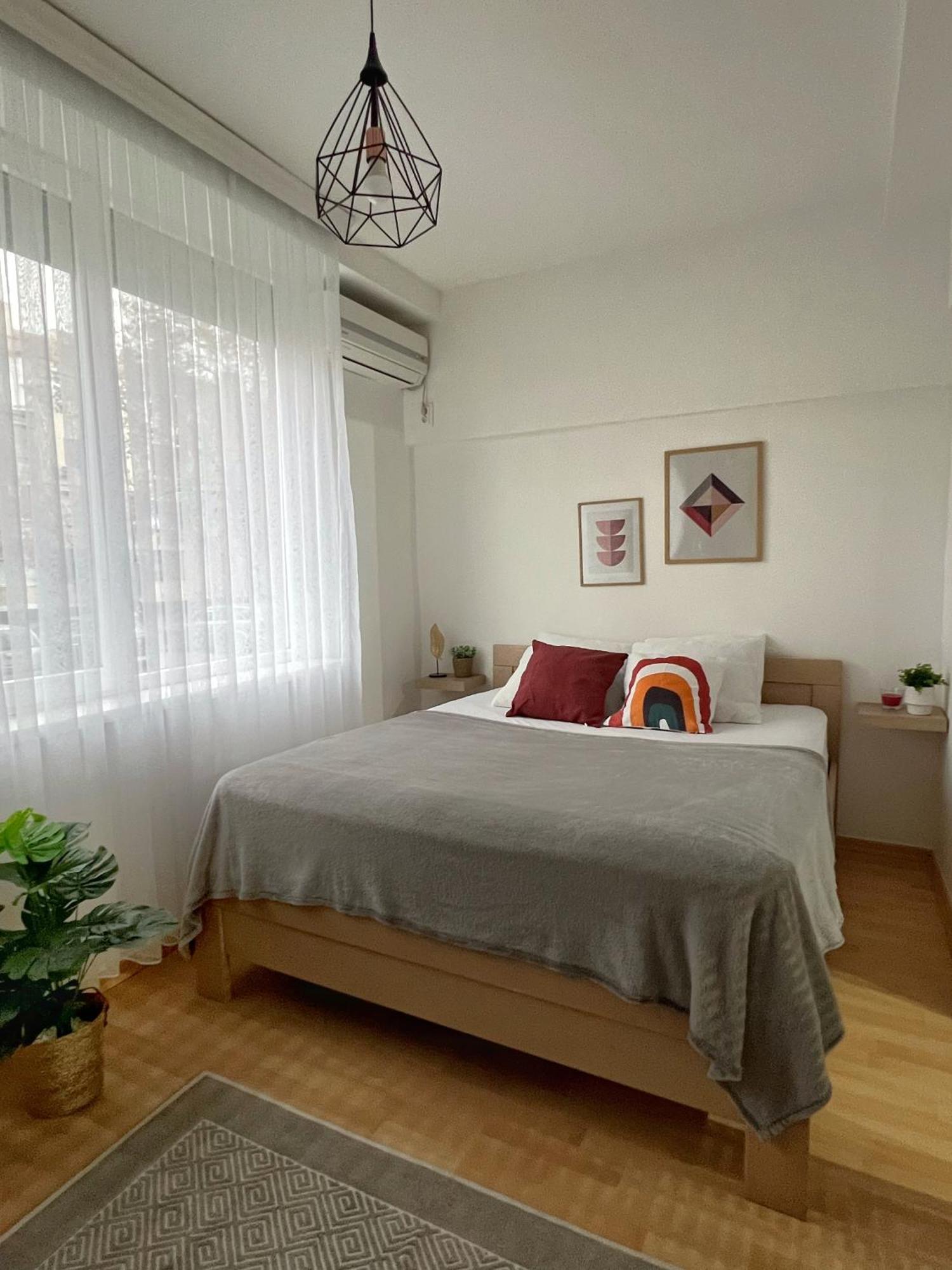 Charming 2 Bedroom Apartment Skopje Luaran gambar